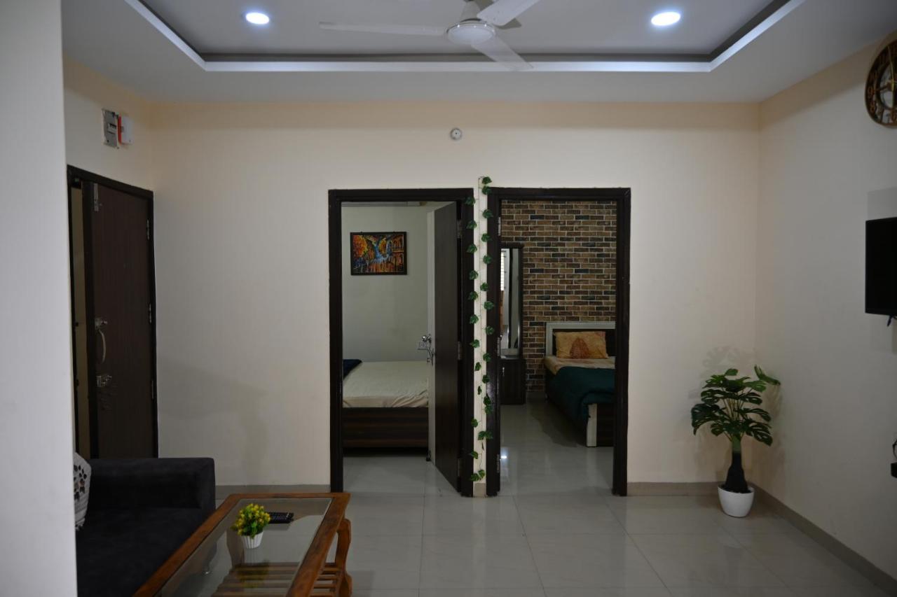 Staeg Heart Of City 2Bhk - 201 Индаур Экстерьер фото