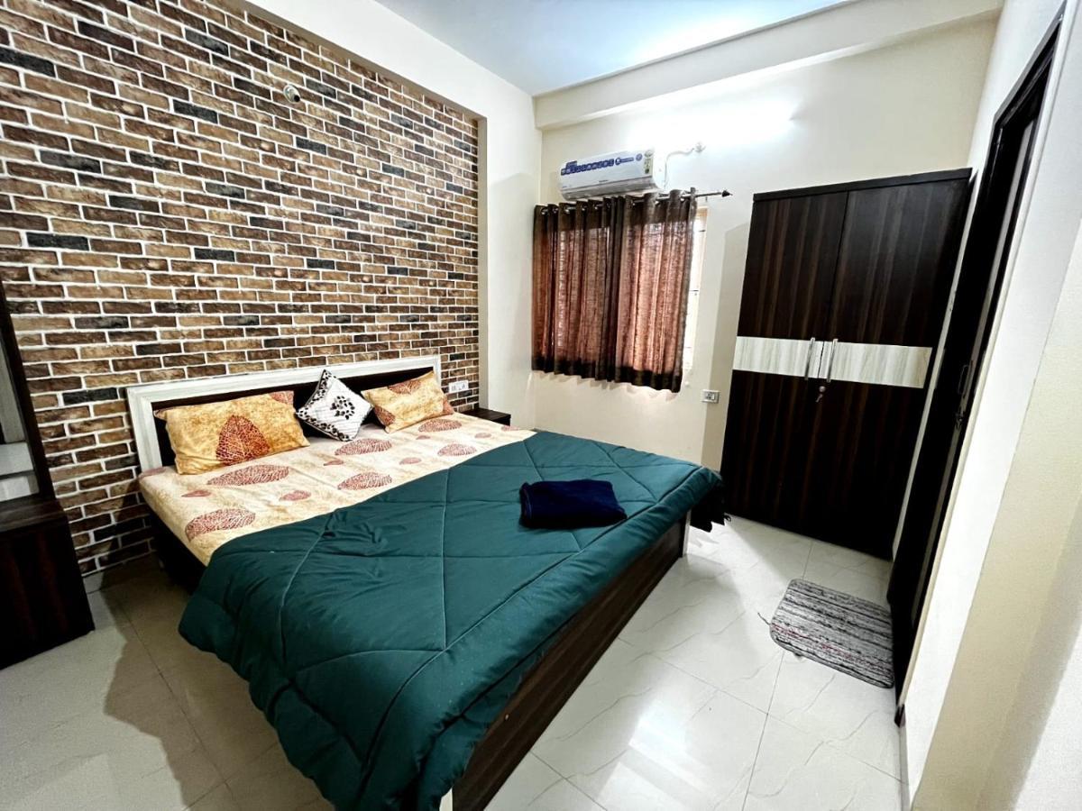 Staeg Heart Of City 2Bhk - 201 Индаур Экстерьер фото