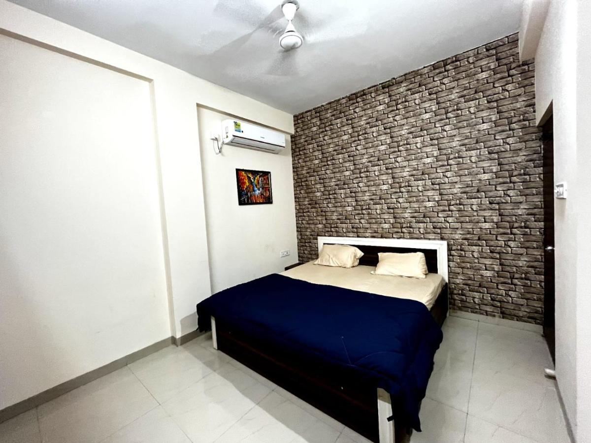 Staeg Heart Of City 2Bhk - 201 Индаур Экстерьер фото